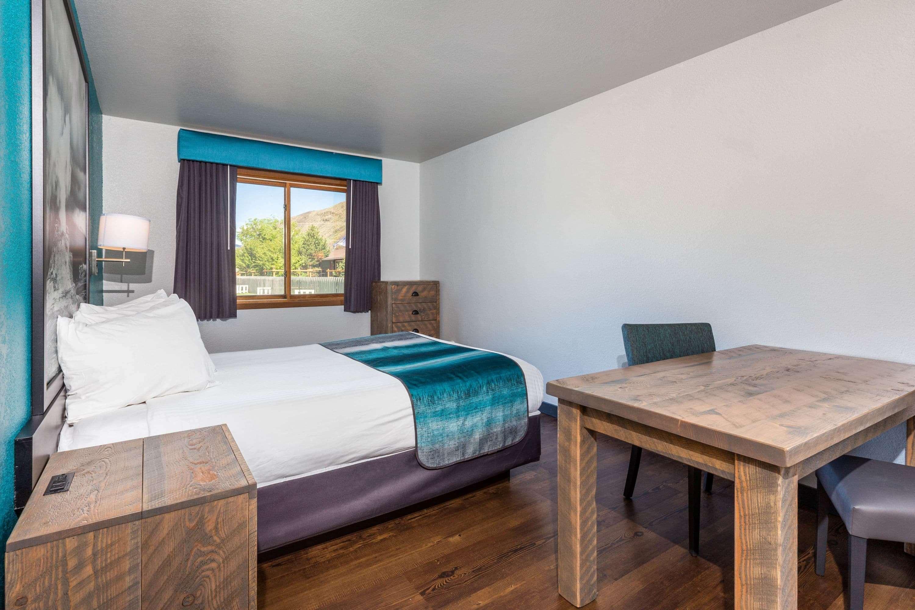 Super 8 By Wyndham Gardiner/Yellowstone Park Area Exterior photo