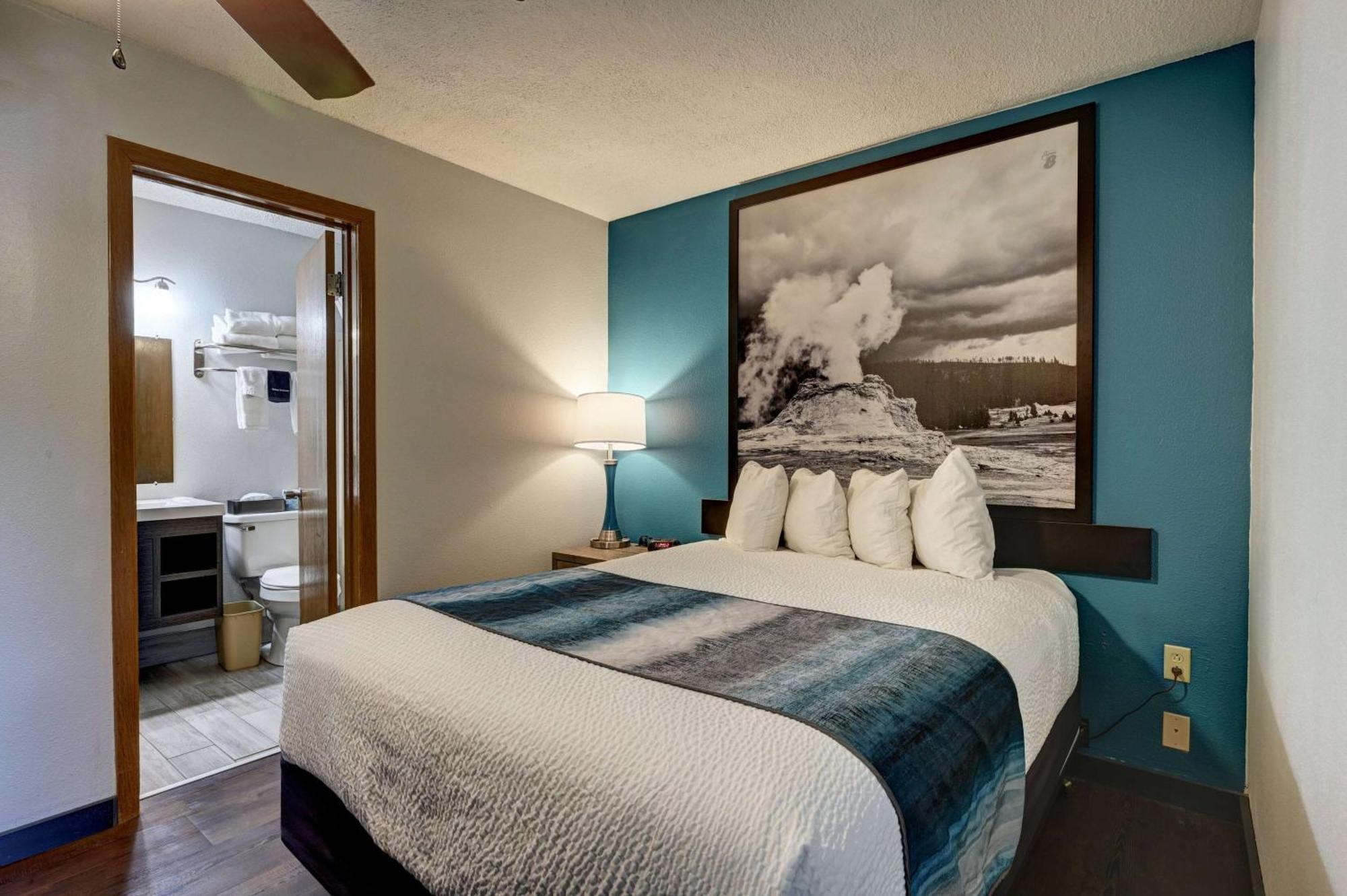 Super 8 By Wyndham Gardiner/Yellowstone Park Area Exterior photo