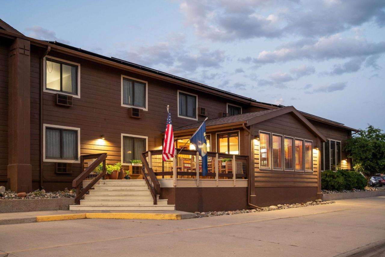 Super 8 By Wyndham Gardiner/Yellowstone Park Area Exterior photo
