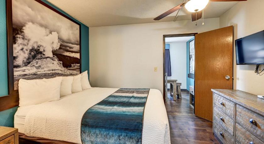 Super 8 By Wyndham Gardiner/Yellowstone Park Area Exterior photo